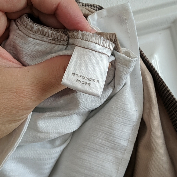 Round tree & Yorke Men's Shorts - Picture 5 of 5